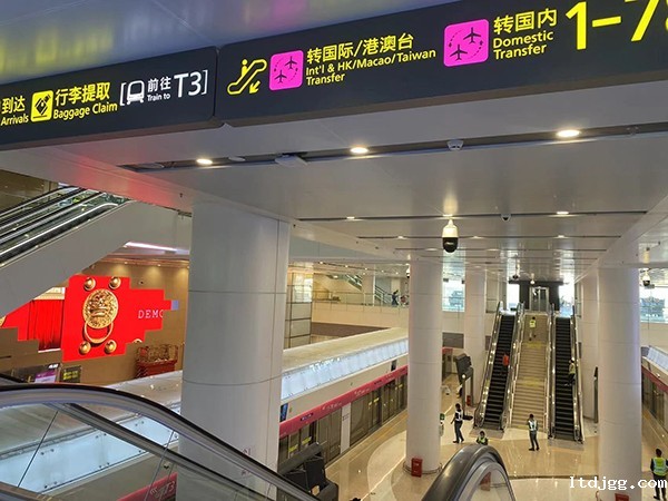 智能疏散应急照明系统是如何自动启动的？