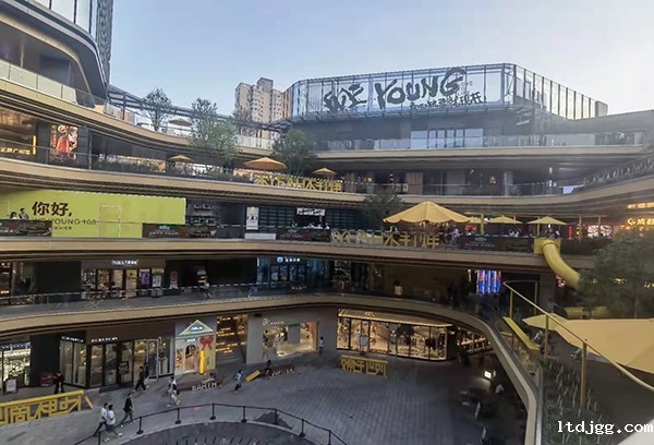 应急疏散系统如何降低恐慌和混乱，提高疏散效率？