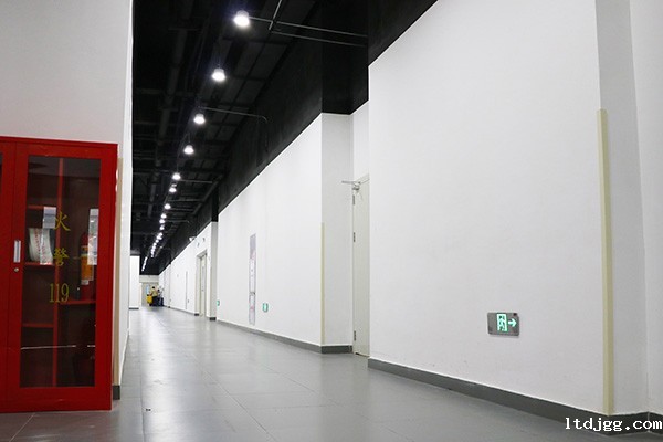 智能疏散系统能否应对多种类型的紧急情况？