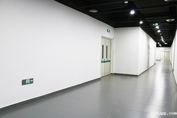 应急疏散系统在现代建筑中的必要性何在？