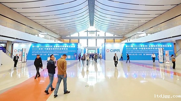 智能疏散系统与传统疏散指示系统的根本区别是什么？