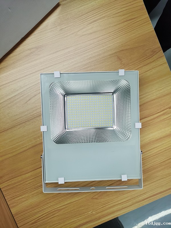 火灾烟雾对智能疏散系统的影响及应对措施