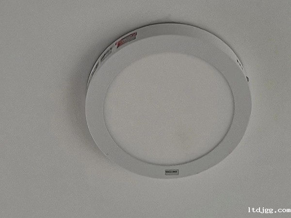 如何在老旧建筑中改造升级以安装智能疏散系统