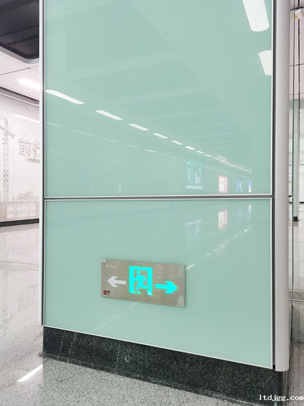 智能疏散系统是否支持疏散过程中的实时交通管理？