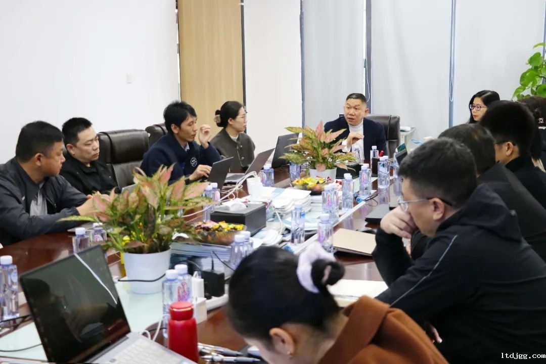 luck18官方召开2025年市场营销工作会议